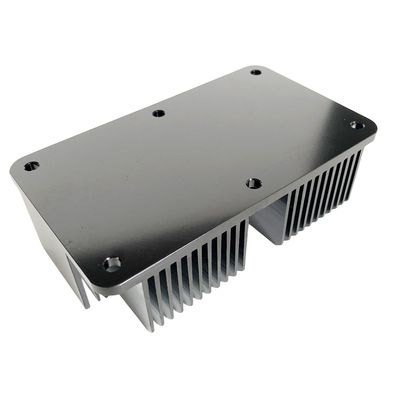 Urządzenia sprzętowe Aluminium CNC Obrobione ciepło osłon Komponenty Pin Fin Typ