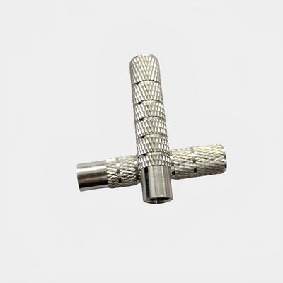 Ręczniki i guziki z aluminiowego stopu z ciemnymi otworami