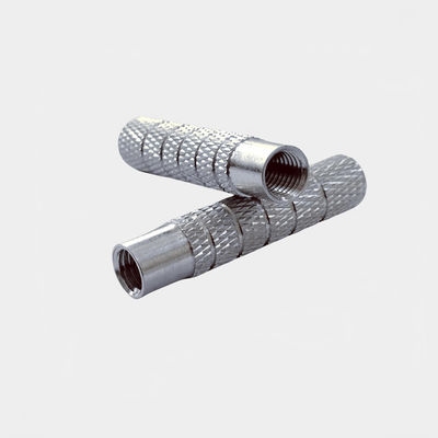 Ręczniki i guziki z aluminiowego stopu z ciemnymi otworami