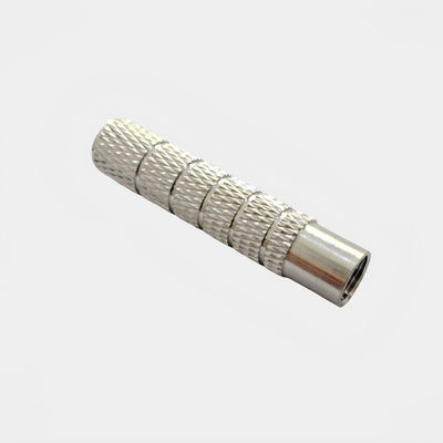 Ręczniki i guziki z aluminiowego stopu z ciemnymi otworami