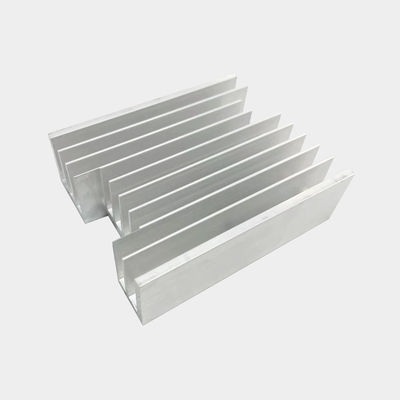 Zastosowane części obróbki CNC Obrobione CNC Aluminiowe płetwy chłodzące 5 mm Wysokość płetwy 2 mm