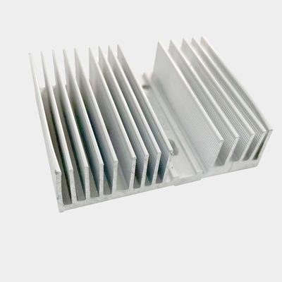 Odporny na korozję profil aluminiowy zlew cieplny Aluminiowy zlew cieplny z wytłaczaniem z wydajnym rozpraszaniem ciepła